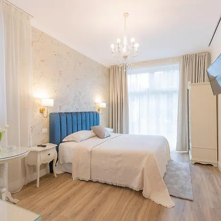 Crys: Rooms, Holiday, Business Guest house